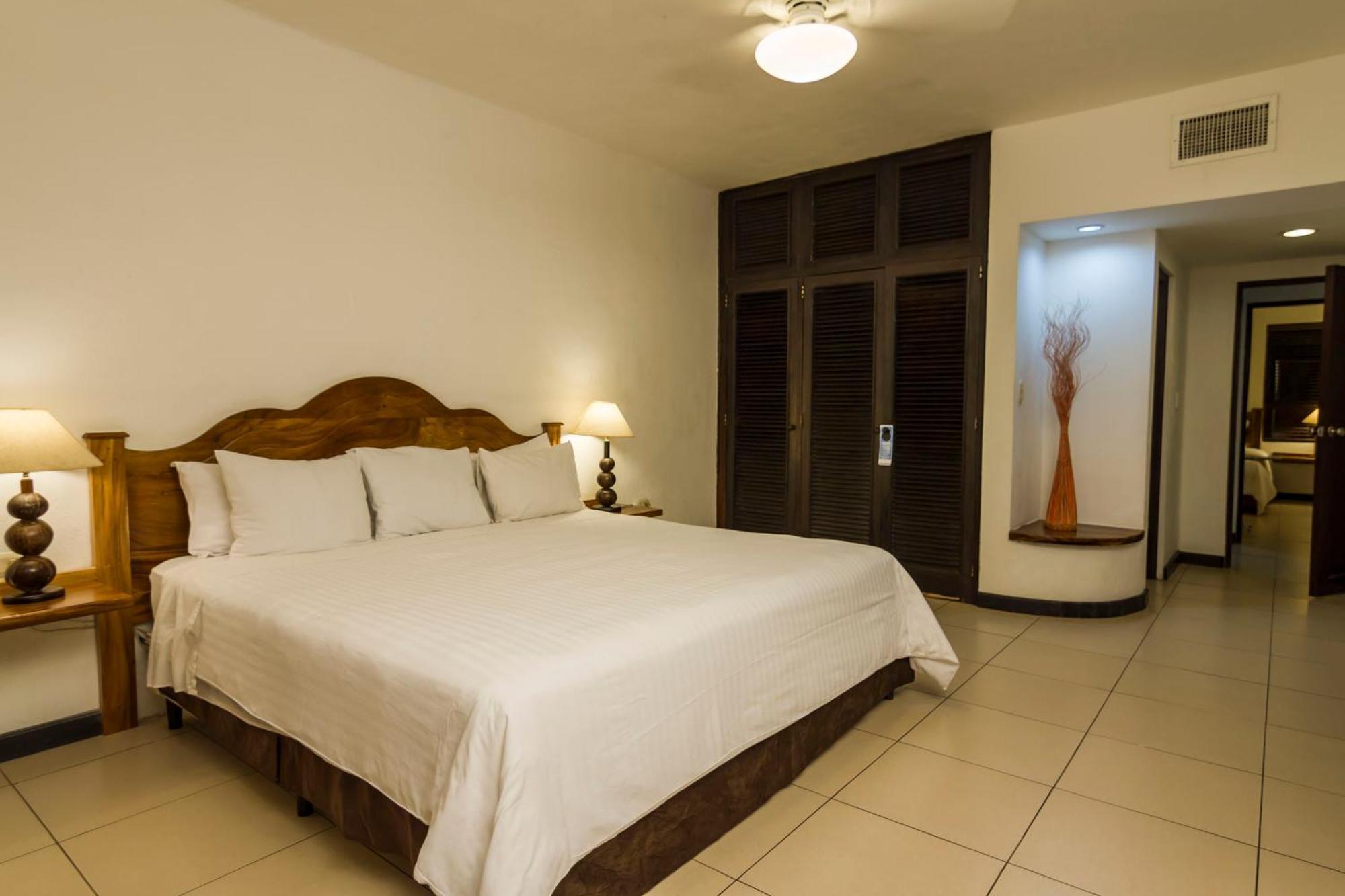 Hotel Soleil Pacifico Chulamar Dış mekan fotoğraf