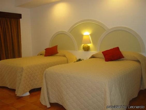 Hotel Soleil Pacifico Chulamar Oda fotoğraf