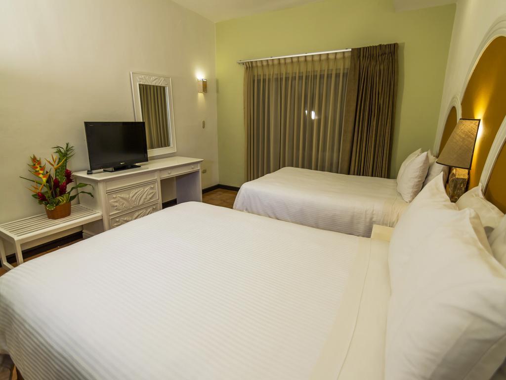 Hotel Soleil Pacifico Chulamar Oda fotoğraf