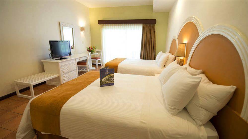 Hotel Soleil Pacifico Chulamar Dış mekan fotoğraf